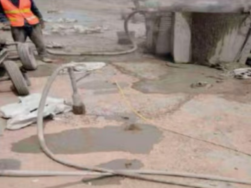 林西水泥混凝土路面板底注浆技术 路面脱空注浆整治方案